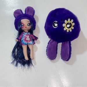 Na! Na! Series 4 Surprise Mod Doll & Bag 
Colorful Doll with Plush Bunny Ears